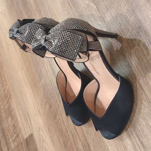 Black Lauren Lorraine Heels with Bow, Size 7